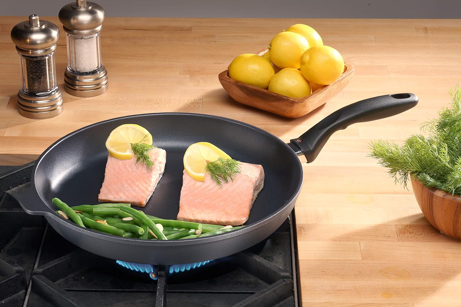 Swiss Diamond - 12.5" Induction Fry Pan w/Glass Lid