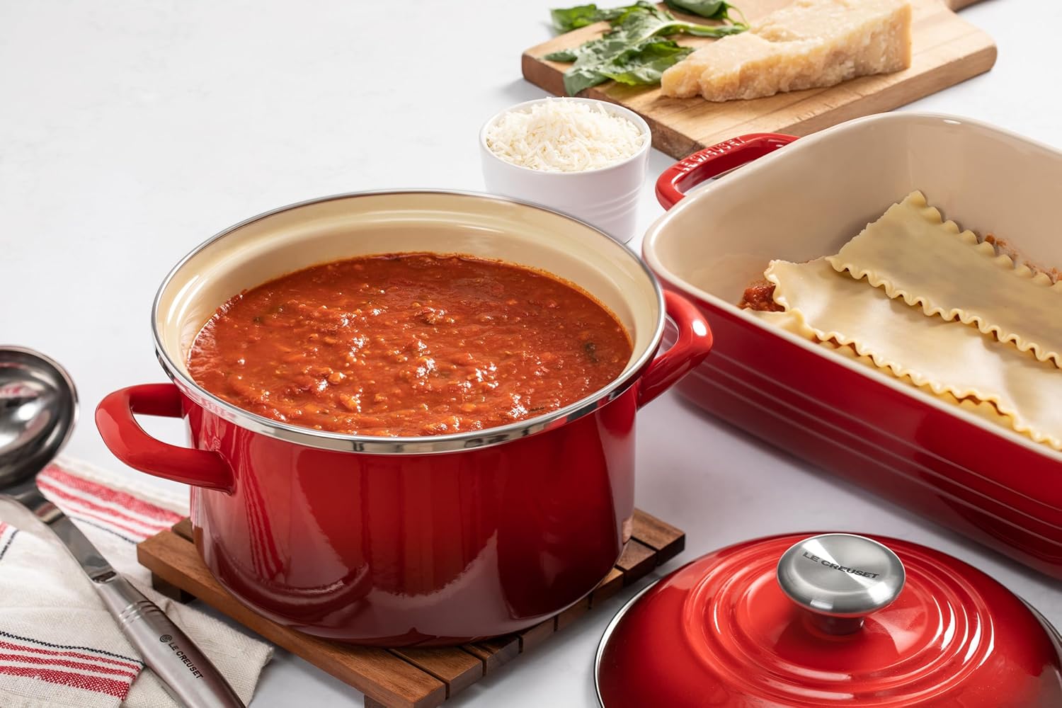 Le Creuset 3.8 Qt. Traditional Petite Stockpot w/SS Knob - Flame