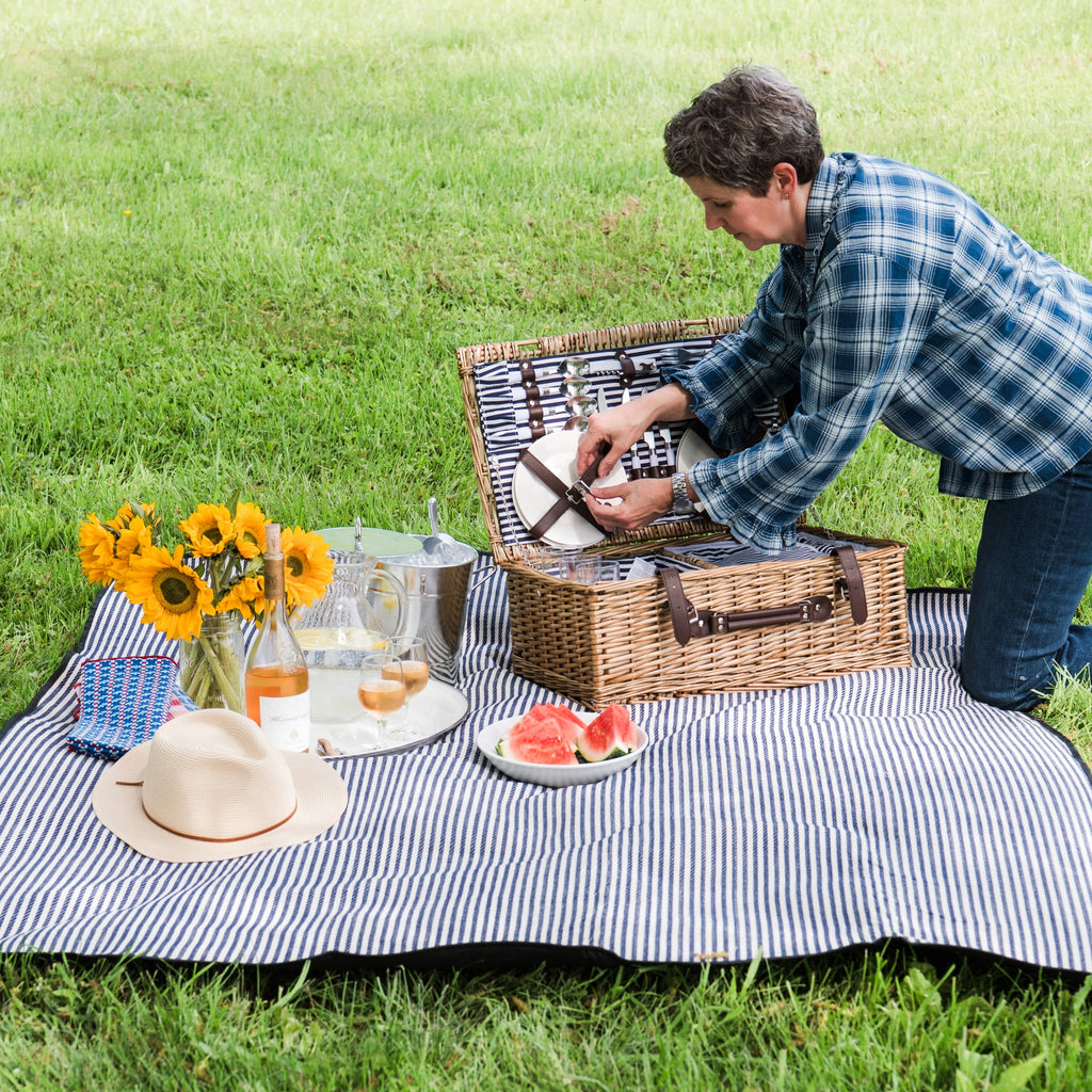 Covington Classic Willow Four Person Picnic Basket