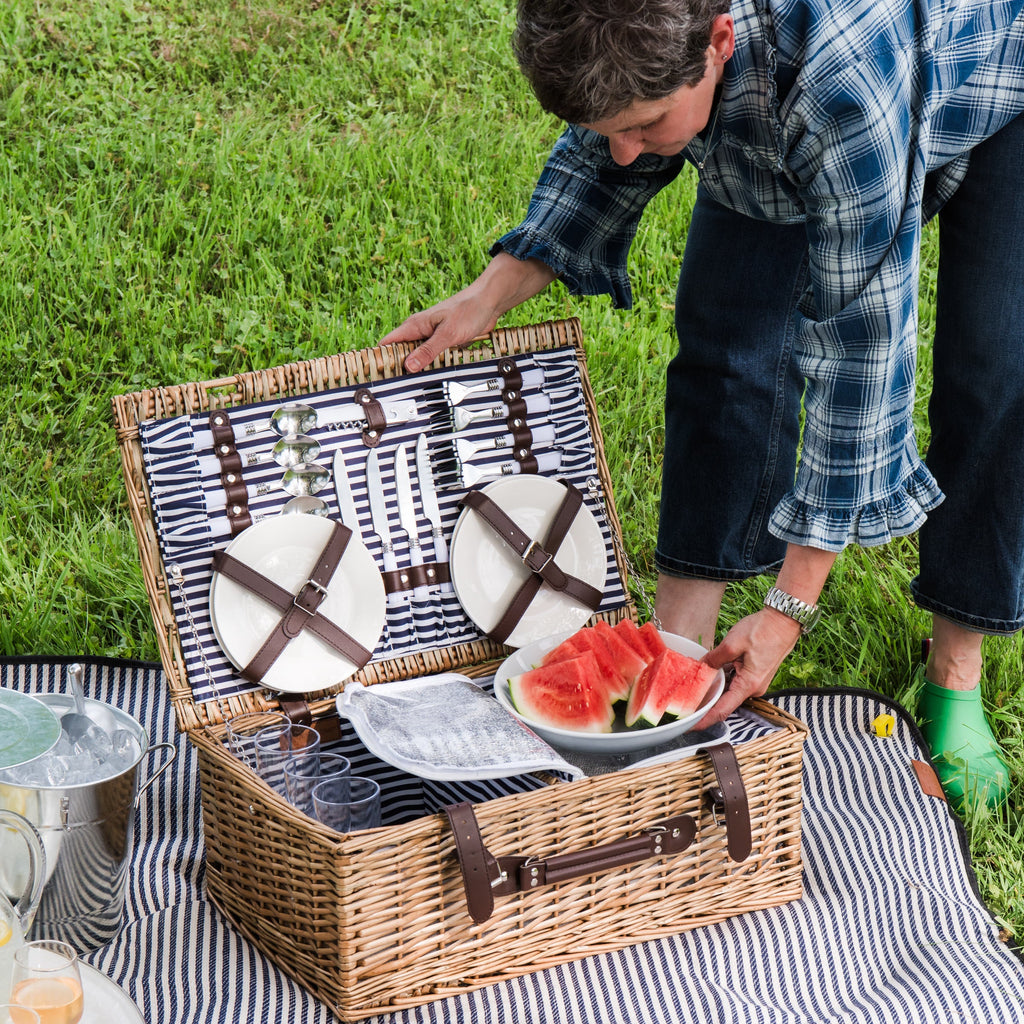 Covington Classic Willow Four Person Picnic Basket