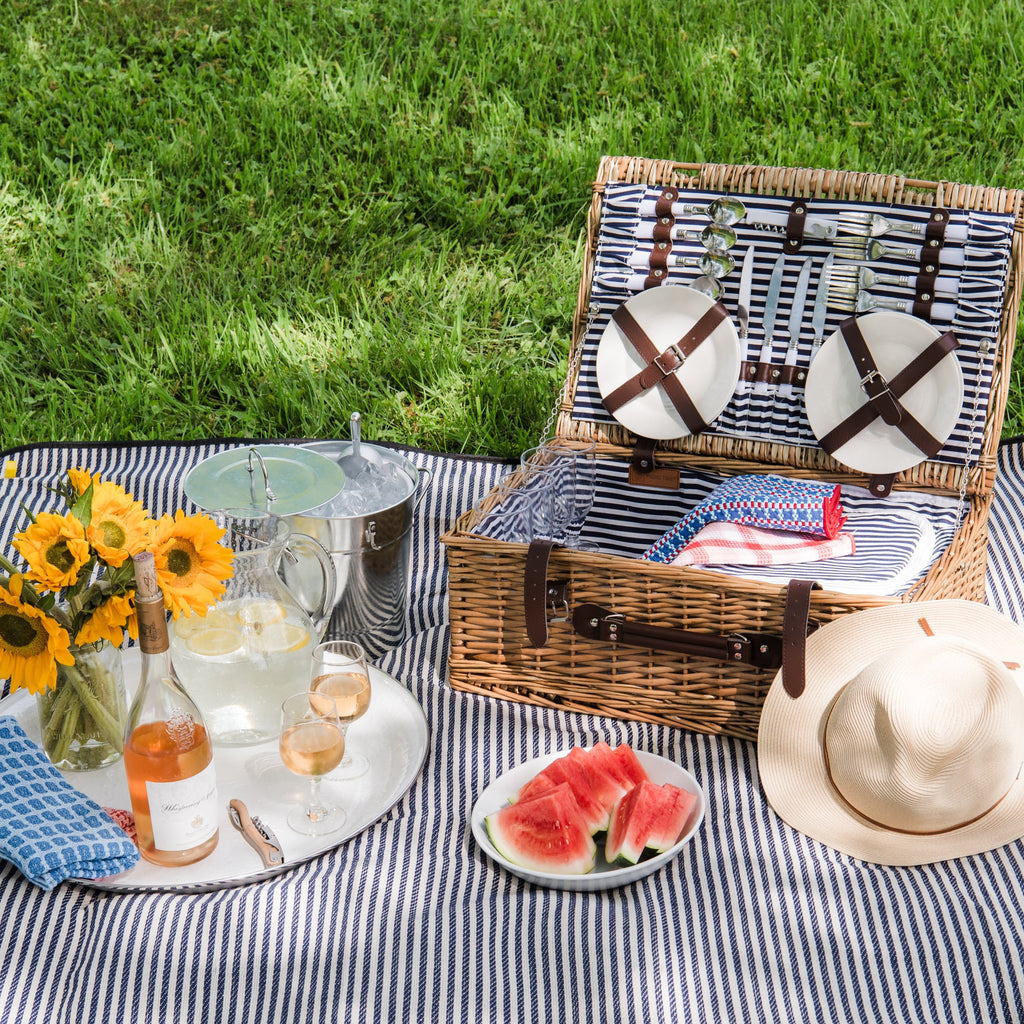 Covington Classic Willow Four Person Picnic Basket