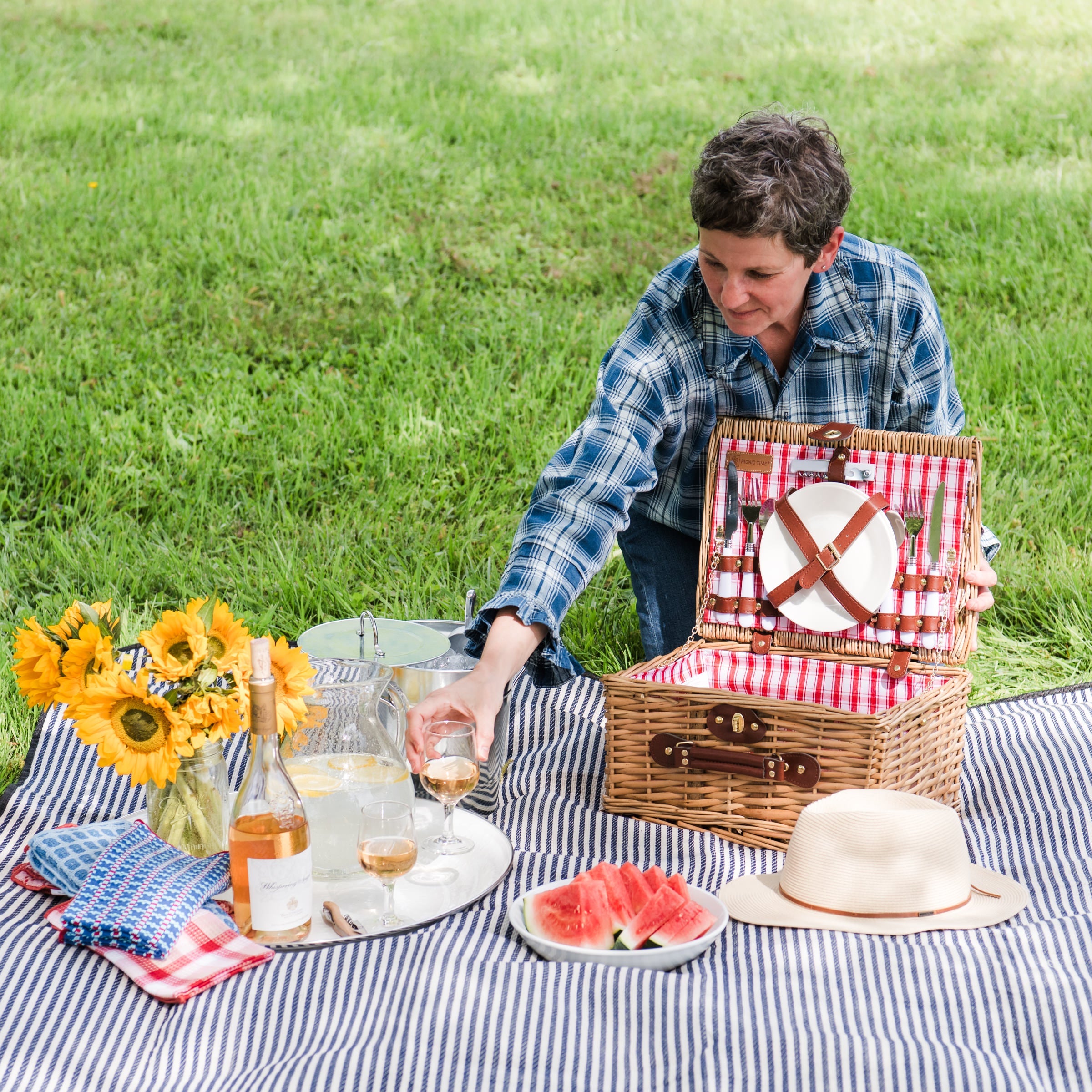 Classic Picnic Basket for Two