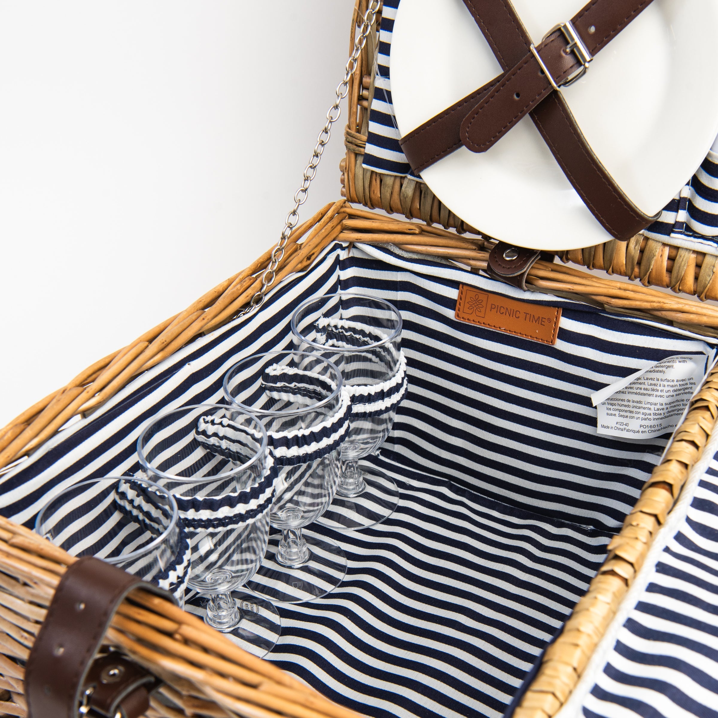 Covington Classic Willow Four Person Picnic Basket
