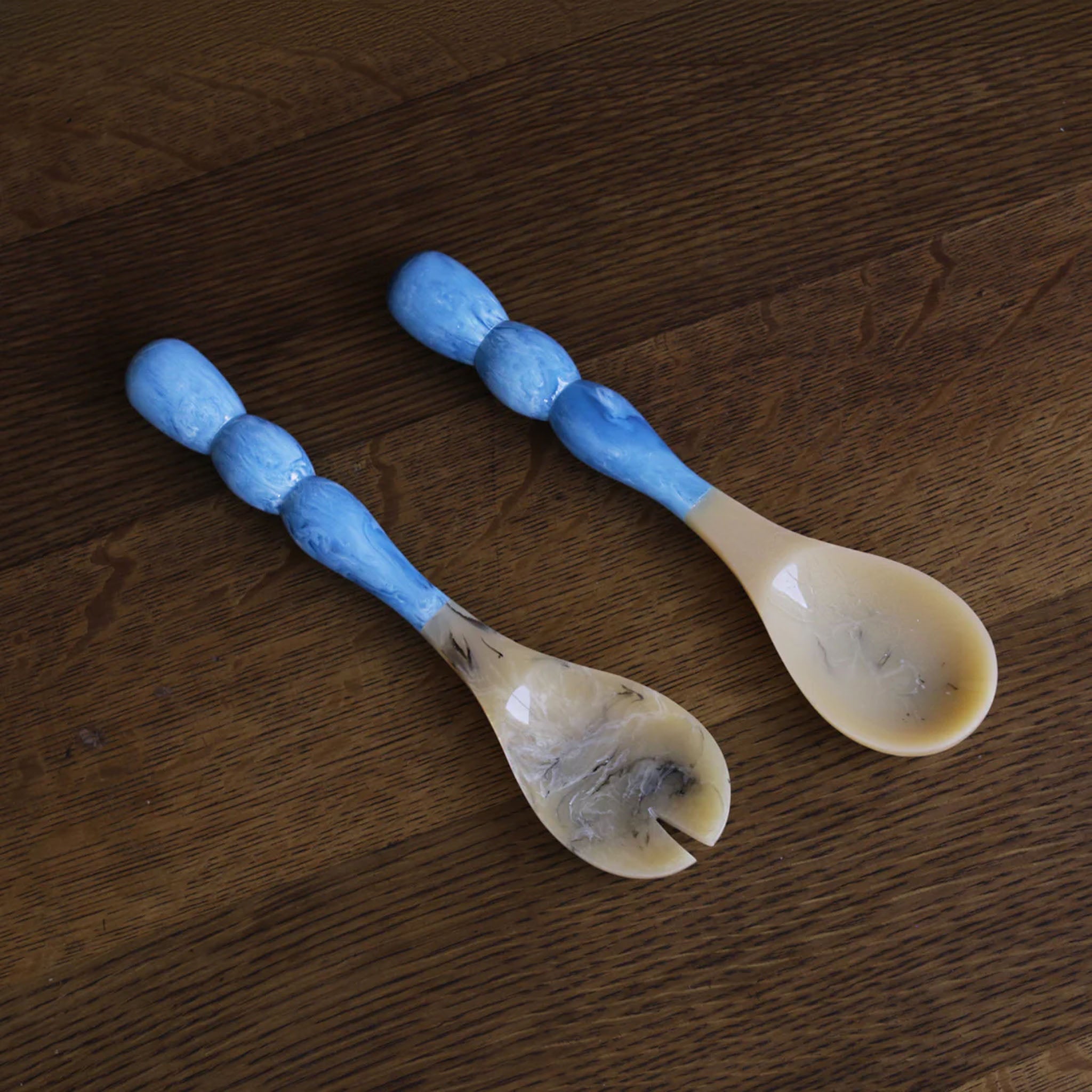 Beatriz Ball Rio Bubble Salad Servers in Blue